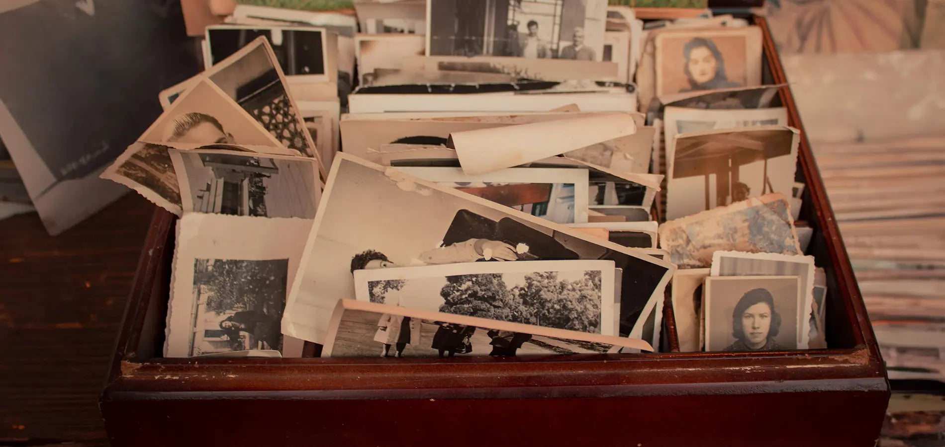 Caja con fotografías antiguas