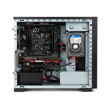 Disco duro instalado dentro de la caja de un PC de sobremesa