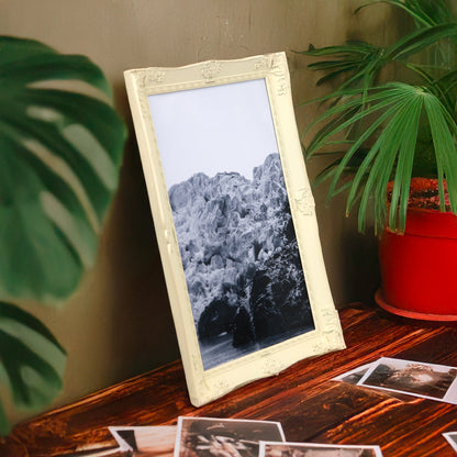 Fotografía de glaciar en marco de fotos ornamental beige en estantería